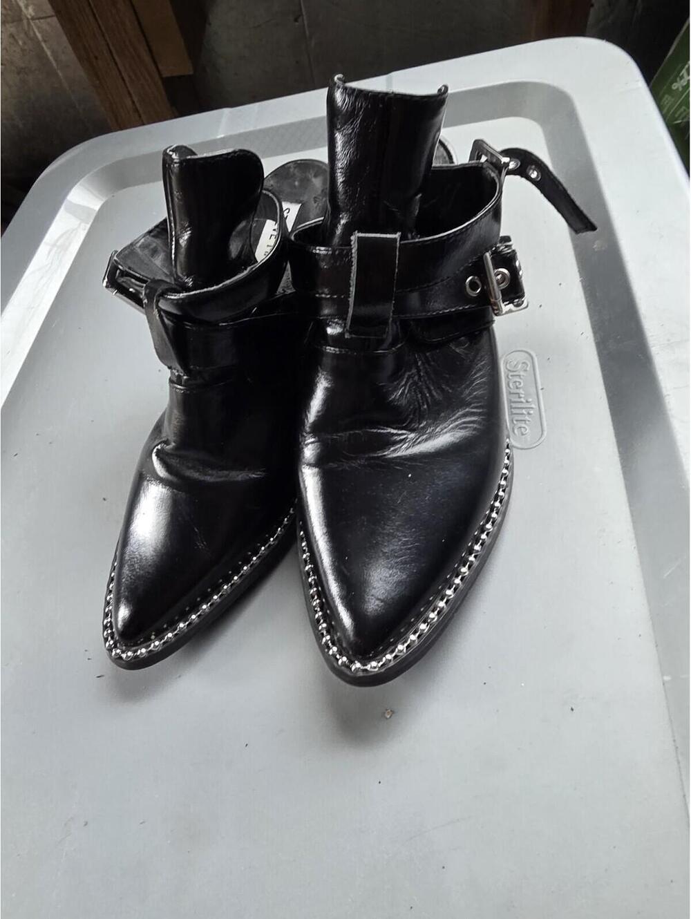 Steve Madden Women's Black Leather Pointed Toe Buckle Heeled Booties Size 6.5